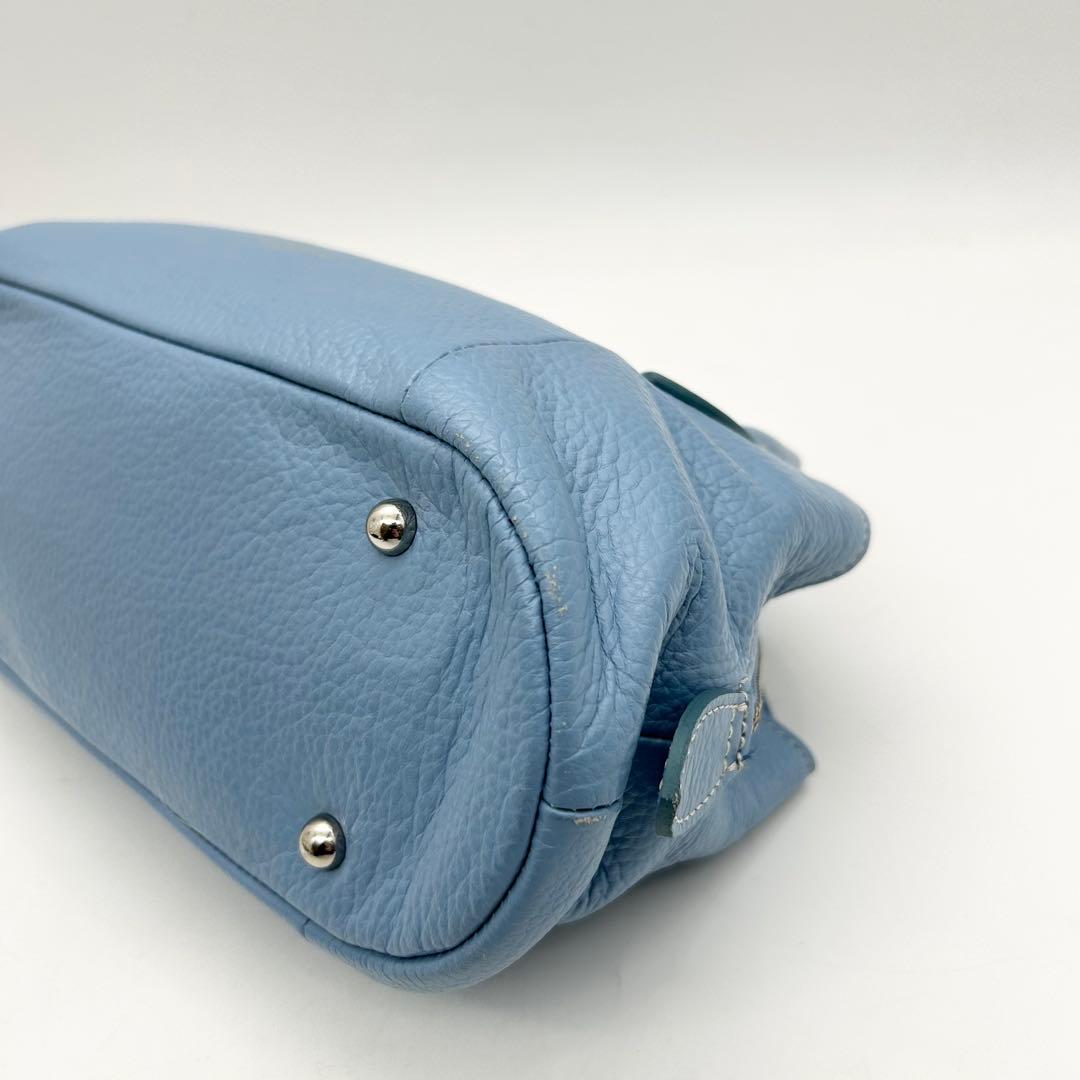 極美品　レオナール　ショルダーバッグ　2way　レザー　水色　ロゴ　斜め掛け◎