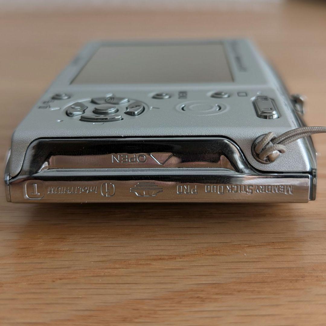 【動作品】美品 Sony Cyber-shot DSC-T5 シルバー デジカメ