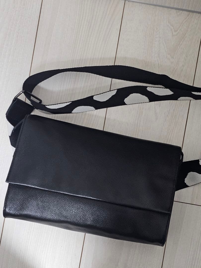 イアパピヨネ ear PAPILLONNER ショルダー ボディバッグ