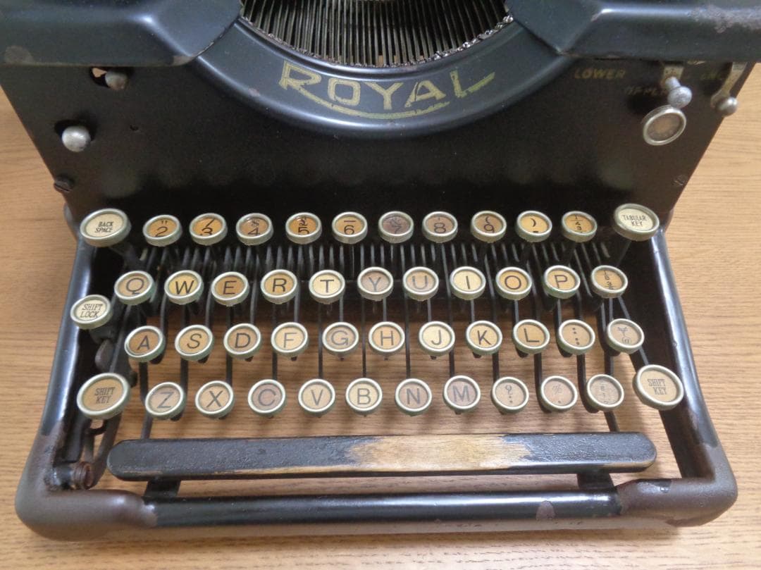 専用　実働品　10 ロイヤルタイプライター　ミザリー、バイオハザー ド