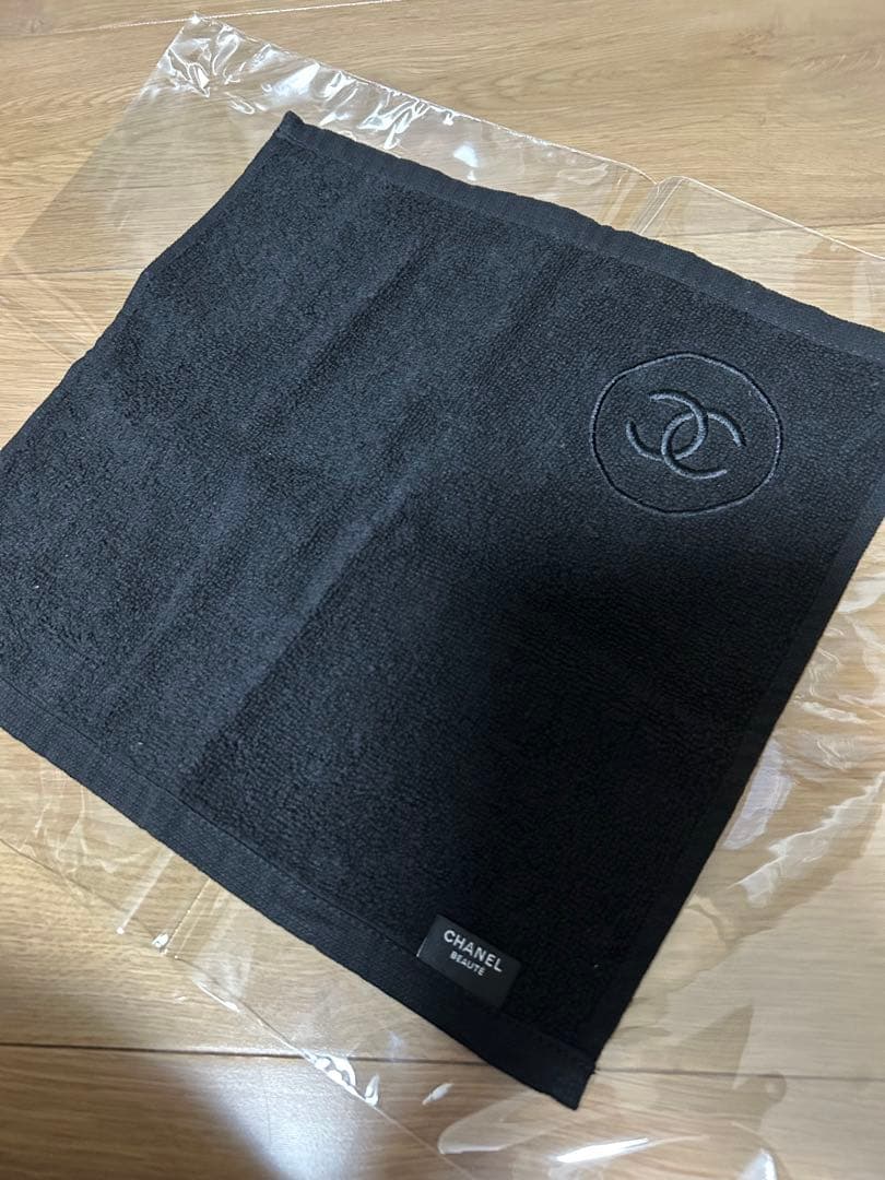 CHANEL ノベルティポーチ　オマケ付き