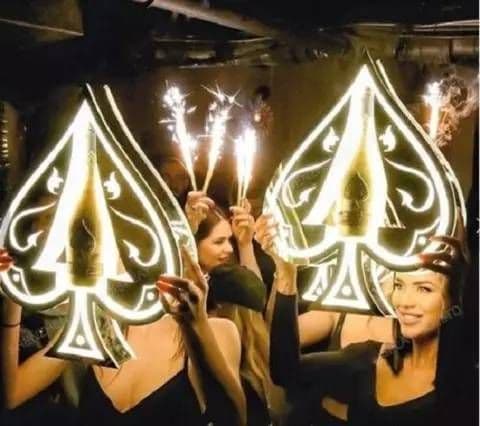 アルマンドタワー トランプタワー シャンパン ボトル ケース ライト