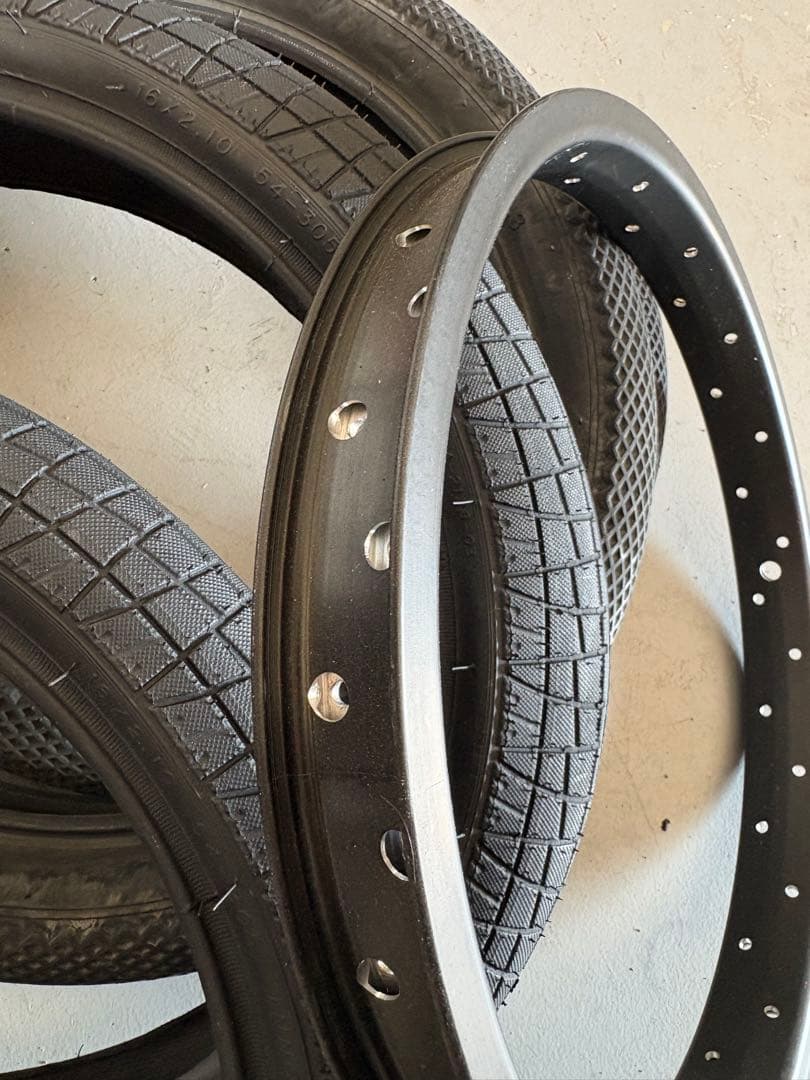 bmx16インチ用タイヤリムセットzen cult animal odyssey