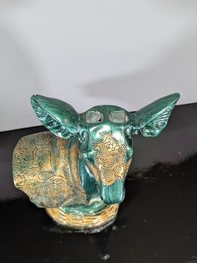 【セールス中】鹿 置物 金色の角 花模様 彫刻 アンティーク 置物 インテリア