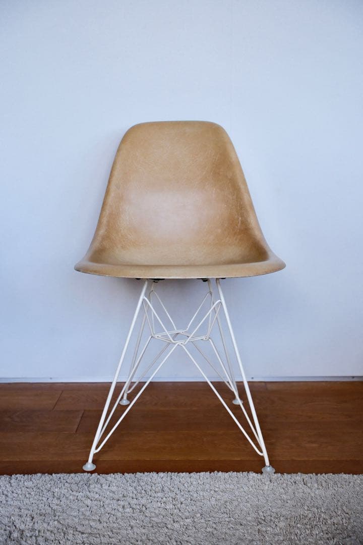 Eames Side Shell Chair Eiffel Base ①