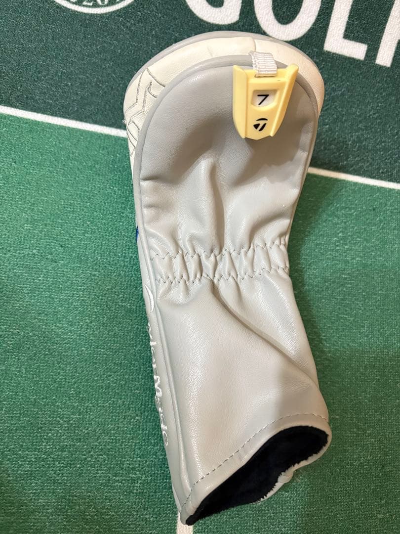 テーラーメイドSIM2 7番フェアウェイウッド　Aシャフト　ベッドカバー付き
