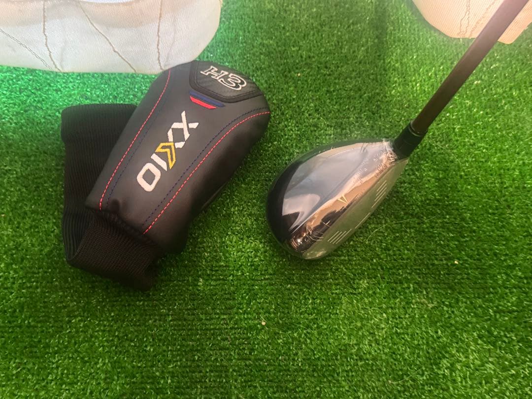 新品！ゼクシオ 13 レッド H3 MP1300　XXIO 13 U3