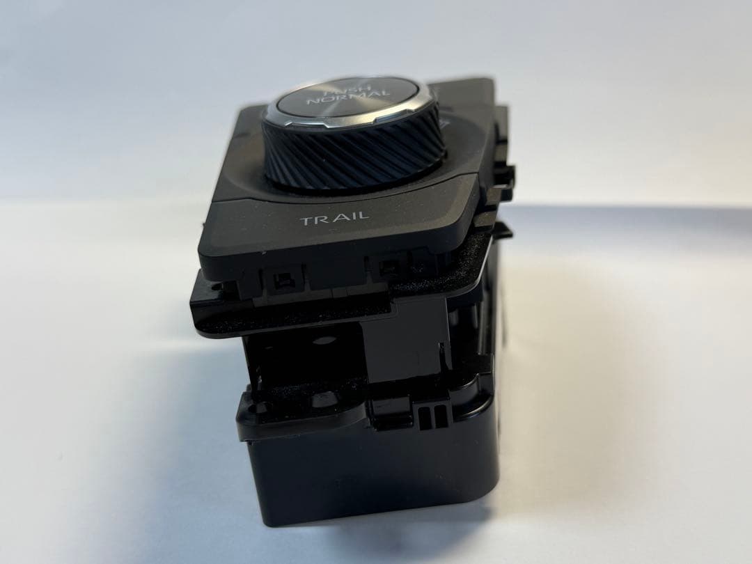 RAV4 PHVインテグレーションコントロール&パネル 84010-42240 - パーツ