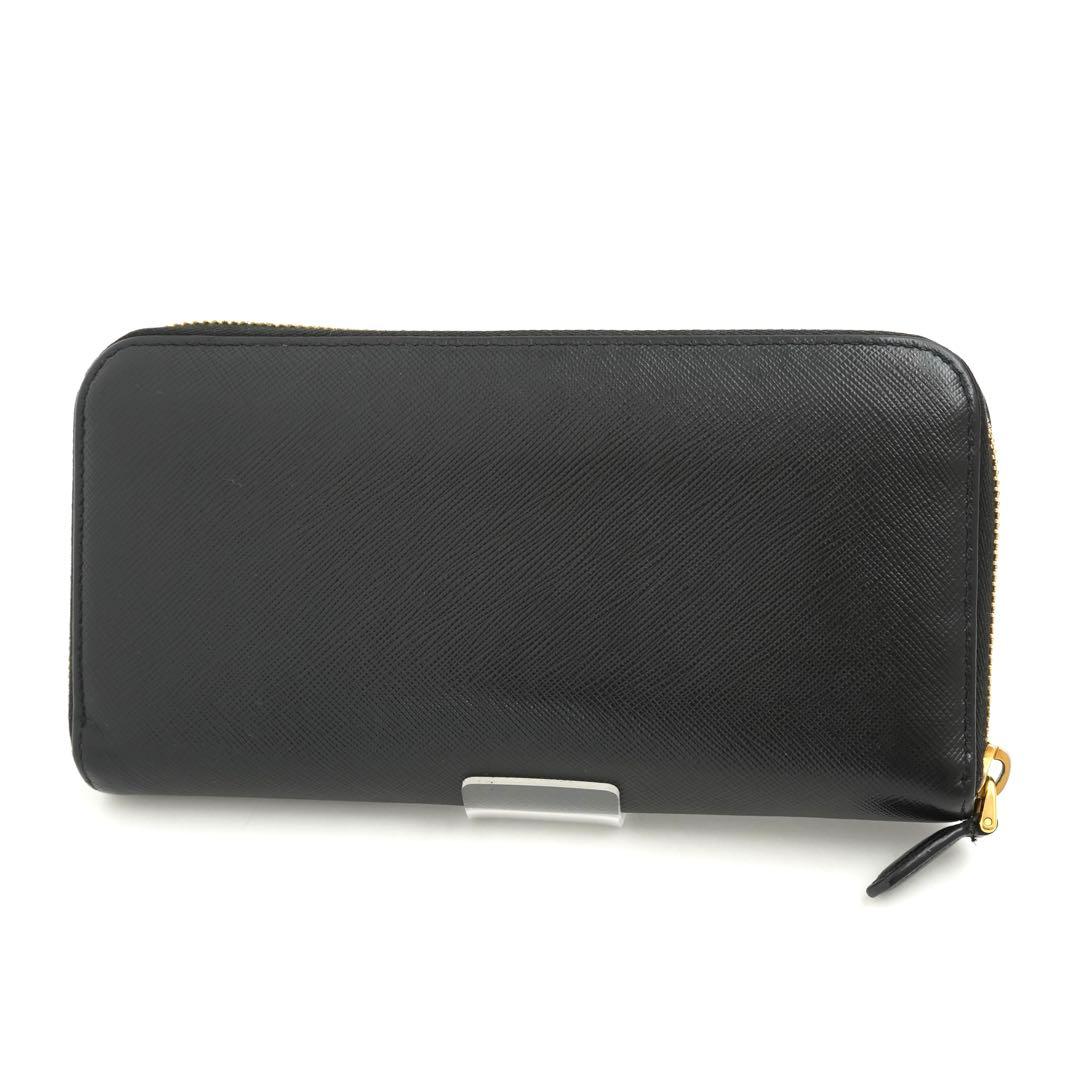 ゆん　PRADA 長財布　三角プレート　サフィアーノ　ラウンド