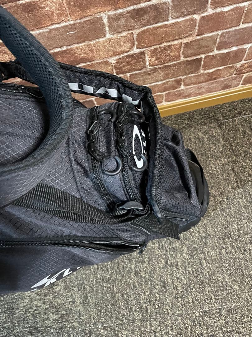 美品　OAKLEY オークリー　スタンド付キャディバッグ　ブラック　9.5型