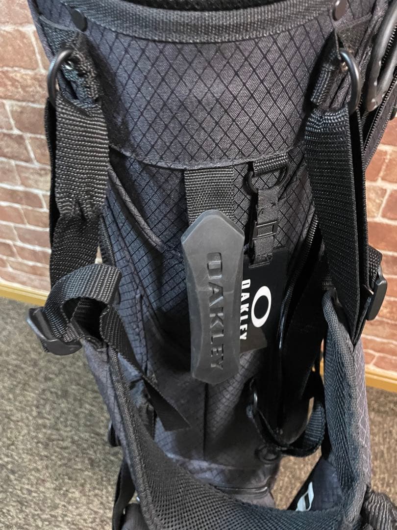 美品　OAKLEY オークリー　スタンド付キャディバッグ　ブラック　9.5型
