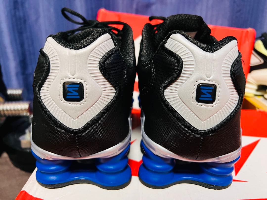 Nike ショックス スニーカー ブラック/ブルー