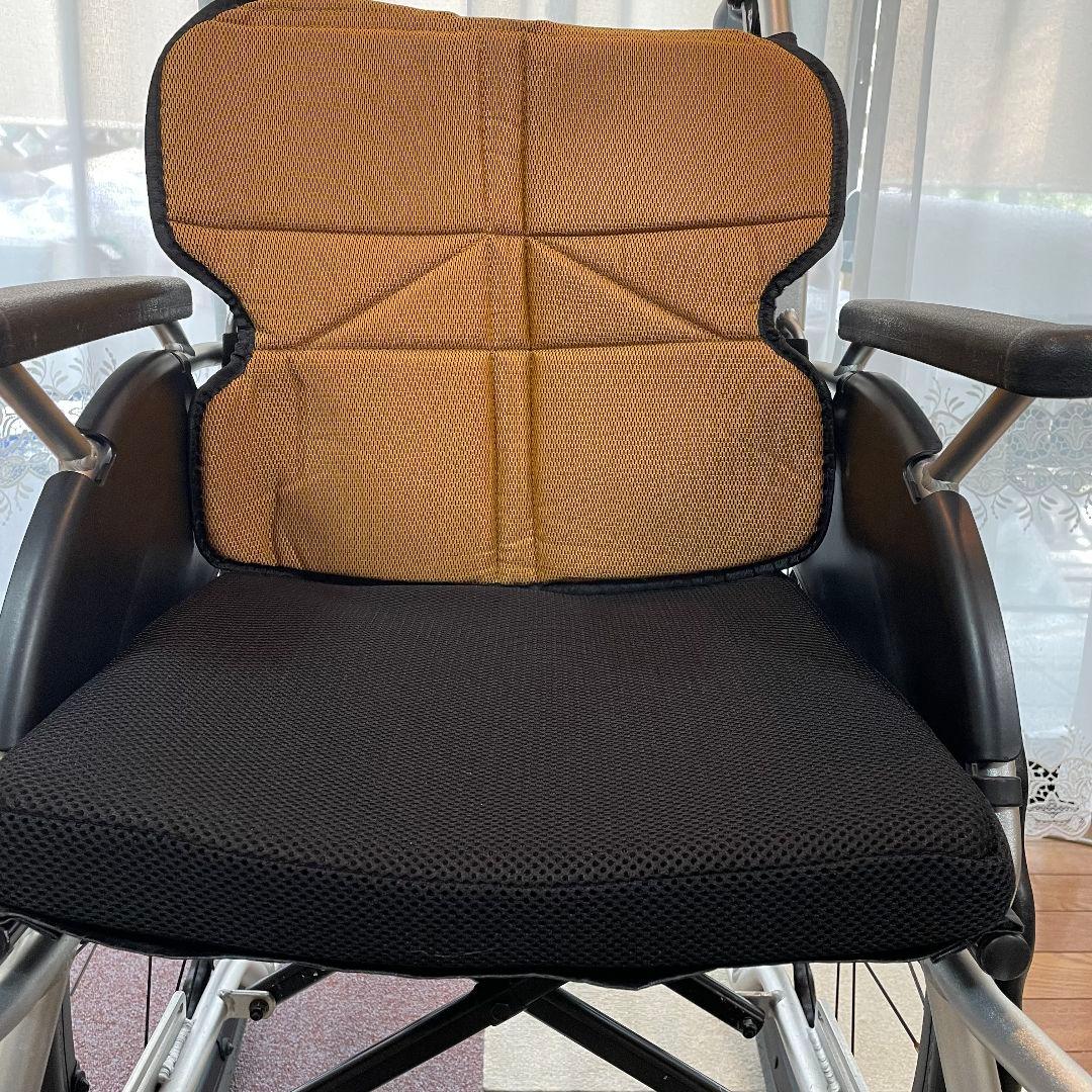 ♿️自走式 軽量スリム 車椅子 (身体を優く包む立体構造)新品低反発クッション