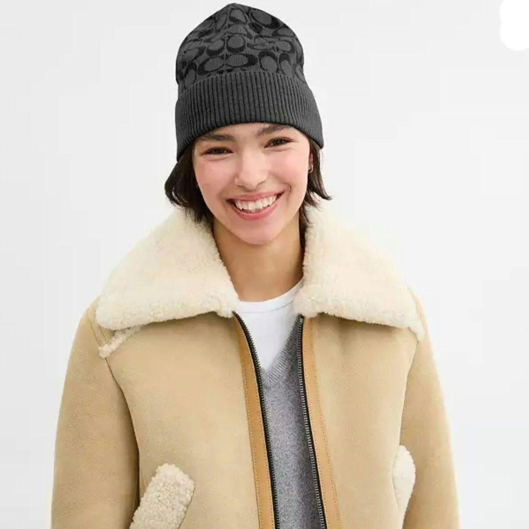 【人気モデル】コーチ ビーニー ニット帽 COACH シグネチャー柄 高級 黒系