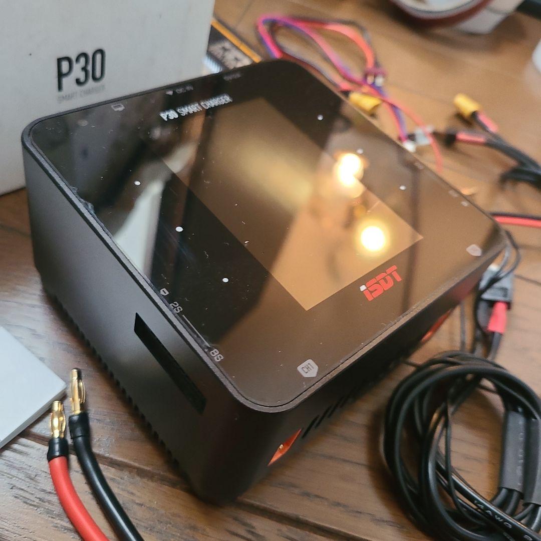 ISDT P30 デュアル高性能充電器とオマケ田宮リフェバッテリーまとめて