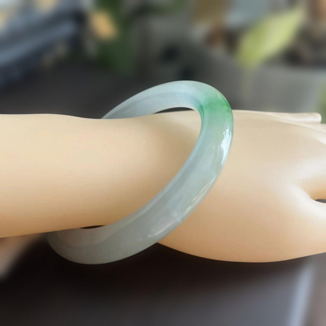 証明書付き❤️綺麗円型翡翠バングル