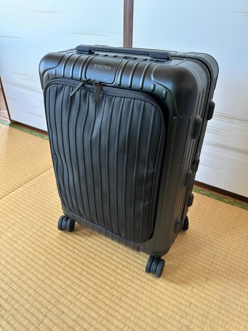 リモワ RIMOWA スーツケース 機内持ち込み エッセンシャルキャビン 37L