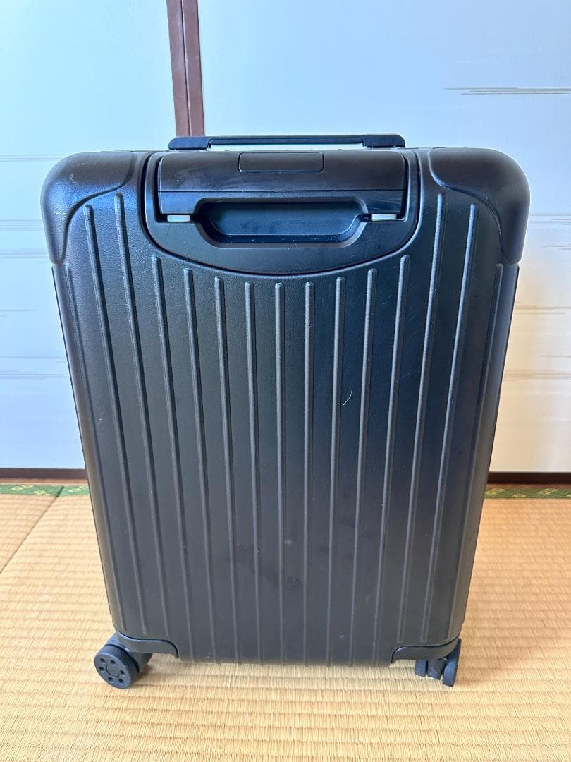 リモワ RIMOWA スーツケース 機内持ち込み エッセンシャルキャビン 37L