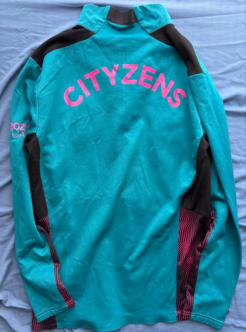 支給品】マンチェスター・シティ トレーニングトップマンチェスター