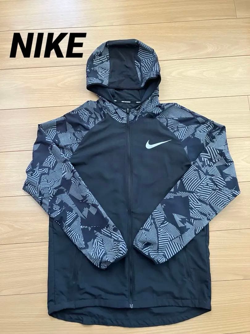 NIKE ナイキ エッセンシャル フラッシュ フーディ リフレクティブ