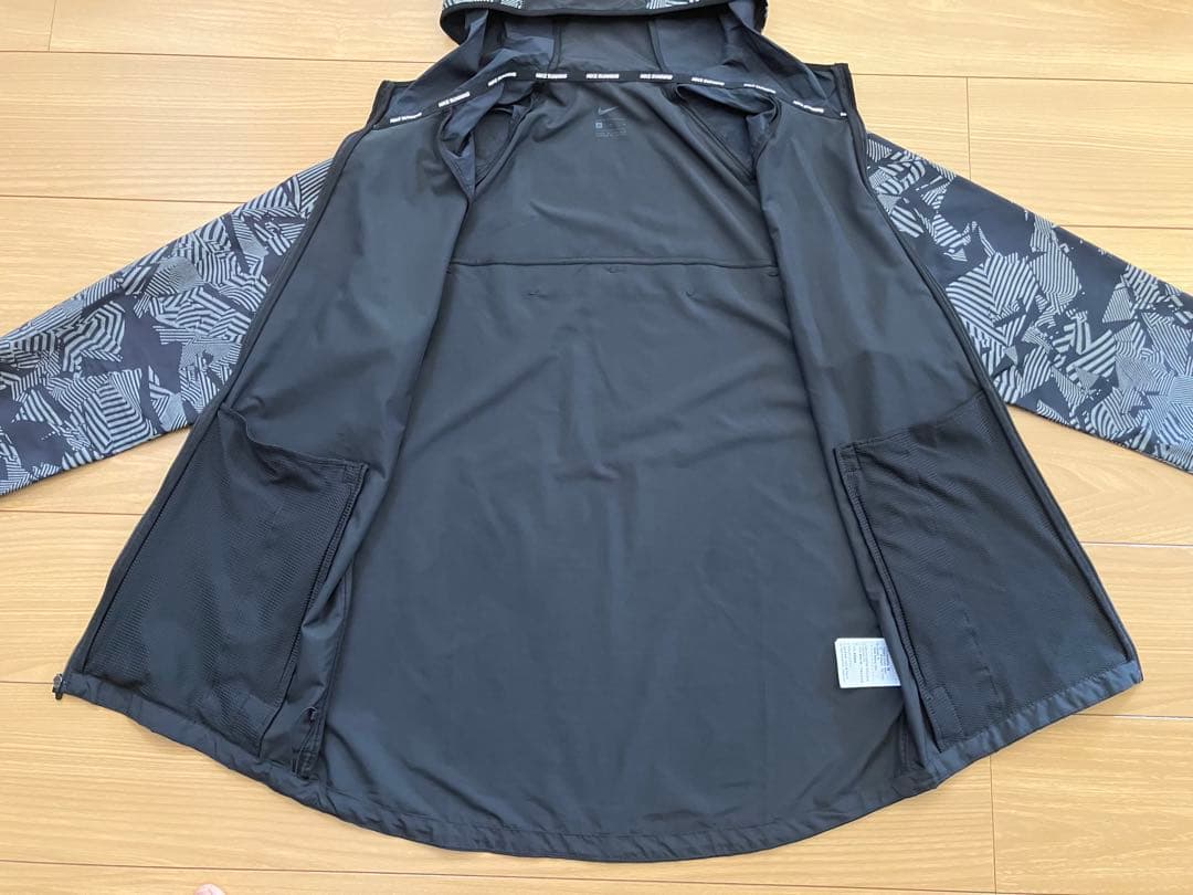 NIKE ナイキ エッセンシャル フラッシュ フーディ リフレクティブ