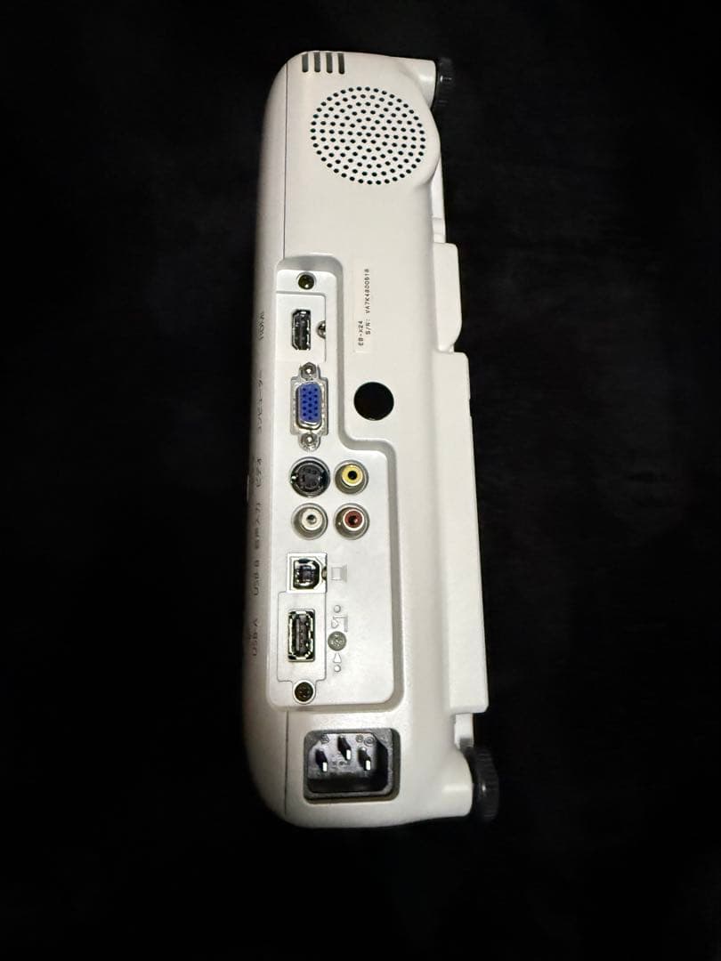 Epson EB-W28 プロジェクター 本体