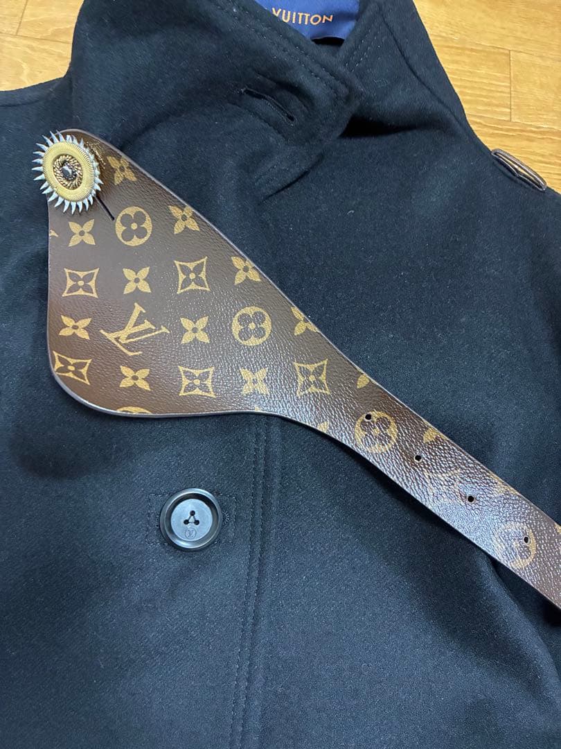 LOUIS VUITTON ルイヴィトン ケープコート ポンチョ 黒