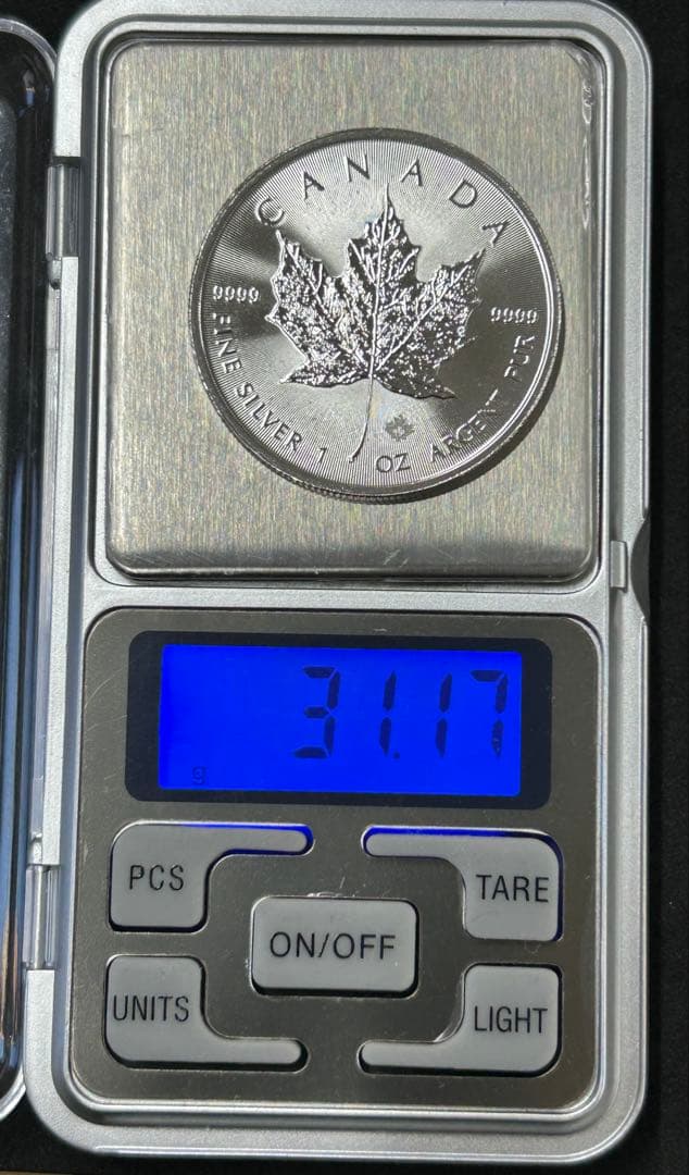 カナダ　メイプルリーフ純銀 1オンス 2021年　ケース付き