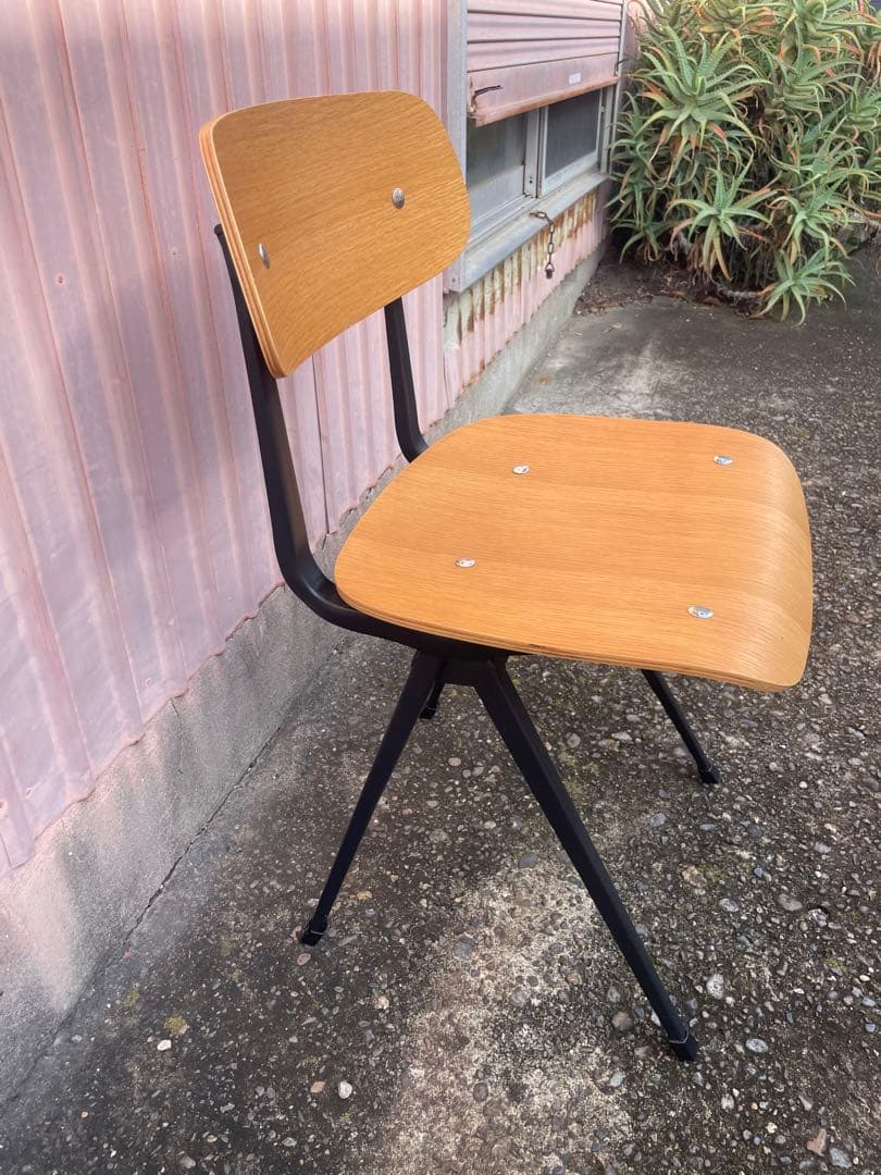 関家具　リザルト　ダイニングチェア　椅子