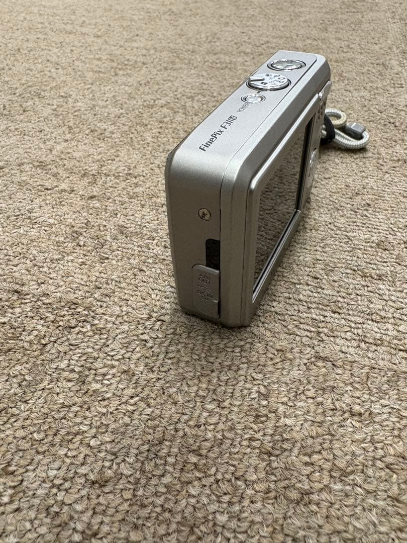 【美品】【動作品】FUJIFILM FinePix F31fd 純正箱 コンデジ