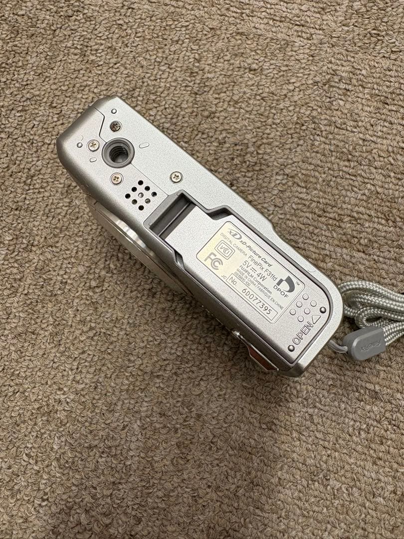 【美品】【動作品】FUJIFILM FinePix F31fd 純正箱 コンデジ