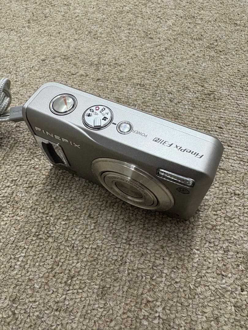 【美品】【動作品】FUJIFILM FinePix F31fd 純正箱 コンデジ