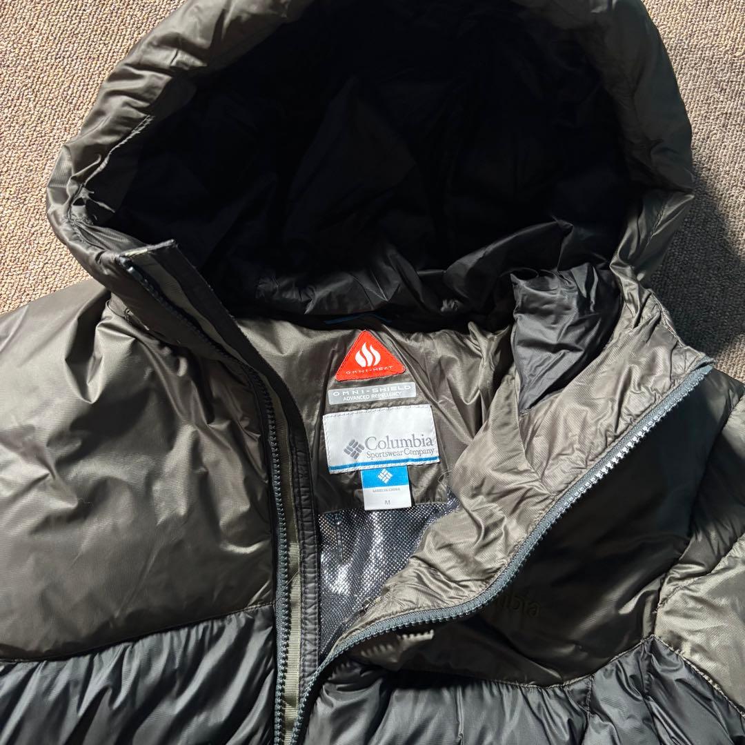 美品 Columbia ダウン パファージャケット 短丈 フード ドローコード