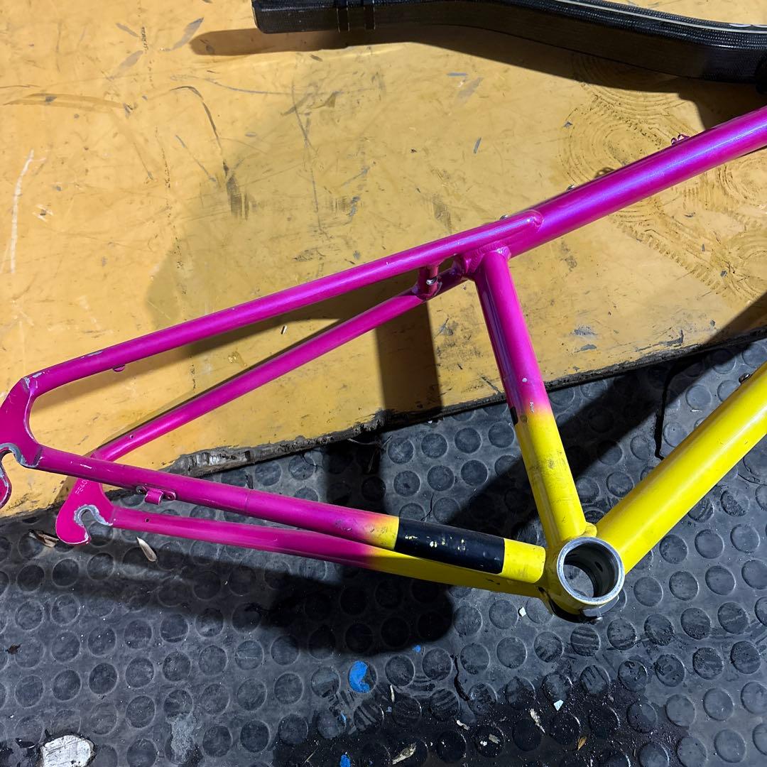 SOFTRIDE ロードバイクフレーム ピンク/イエロー