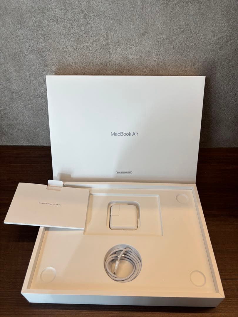 13.6インチMacBook Air M2 8コアCPU8コアGPU 256GB