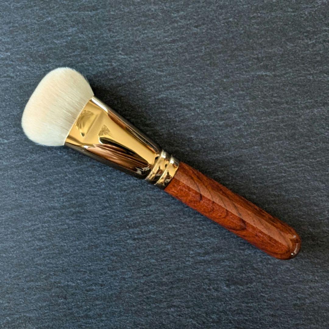 美品☆ウエダ美粧堂　ファンデーションブラシ　B-FD-01　ビショウドウ