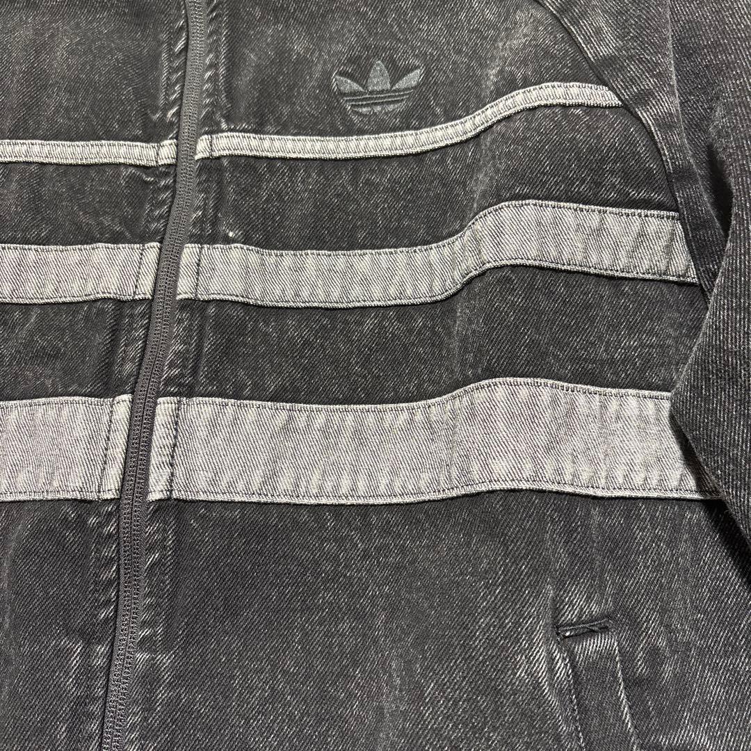 adidas アディカラー ファースト ブラックデニム トラックトップ