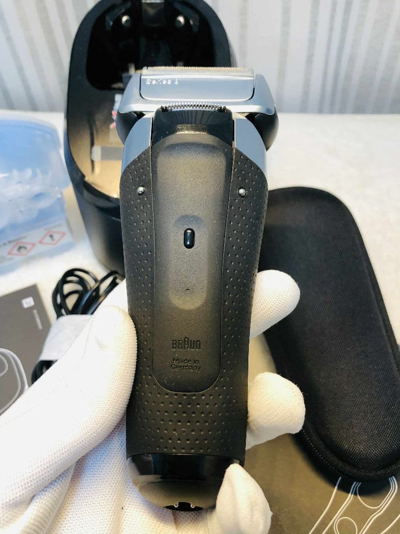 【美品】Braun S8 8467cc ブラウンシリーズ8 メンズ電気シェーバー