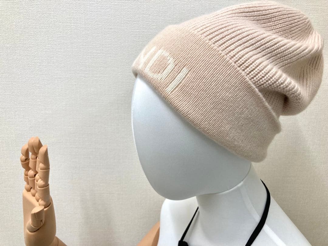 FENDI フェンディ ニット帽 ピンク