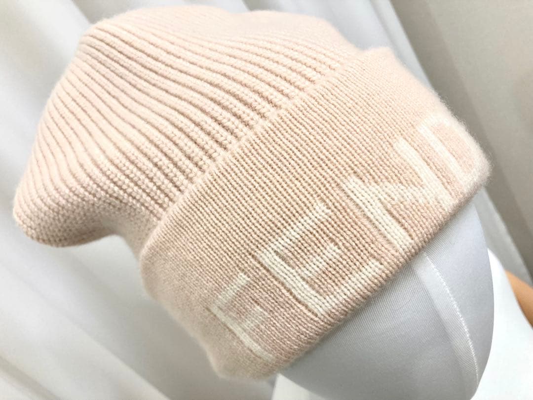 FENDI フェンディ ニット帽 ピンク