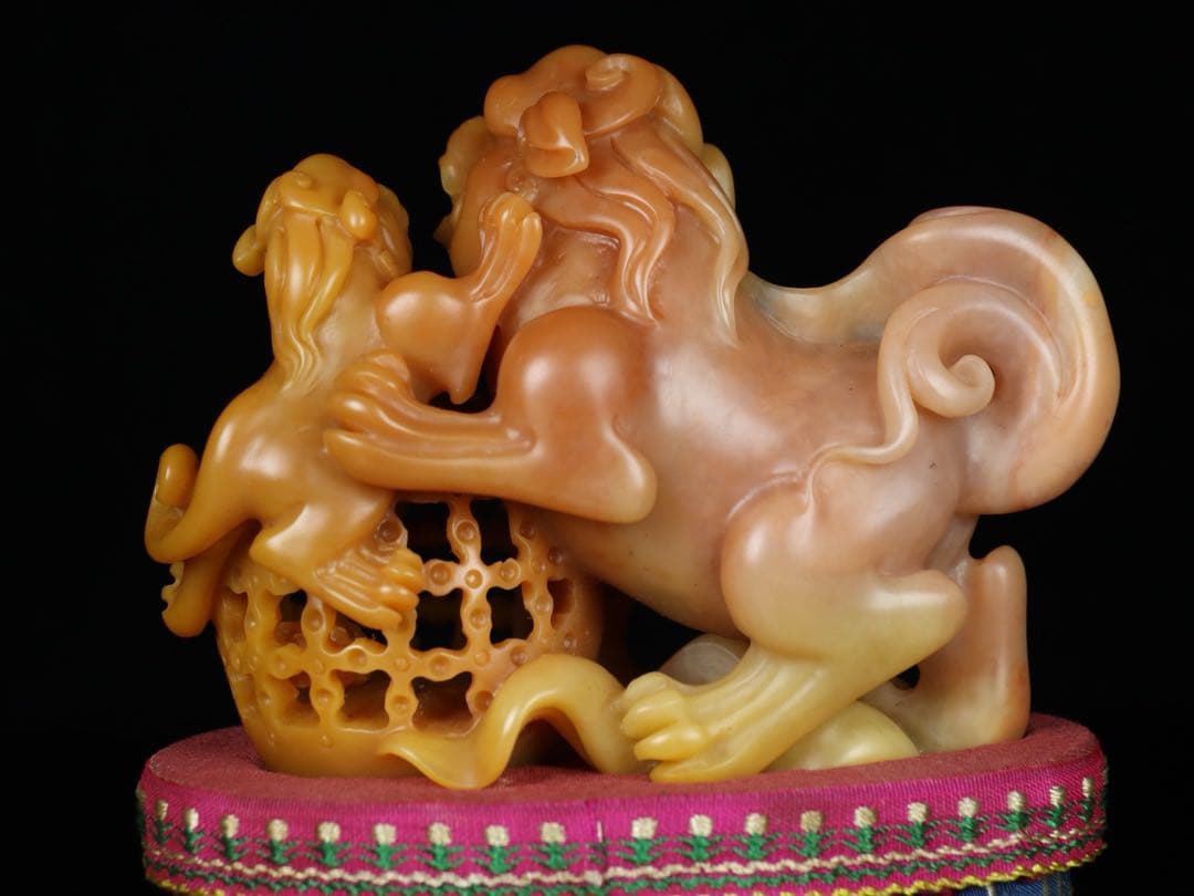 天然 寿山石 獅子・親子 透かし細工 極彫刻 置物 アンティーク 時代物