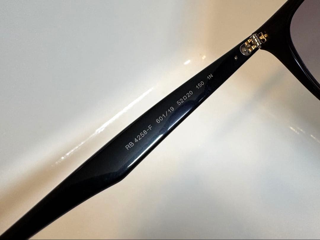 お年玉セール！レイバンサングラス RB4258F 601/19 52 新品未使用
