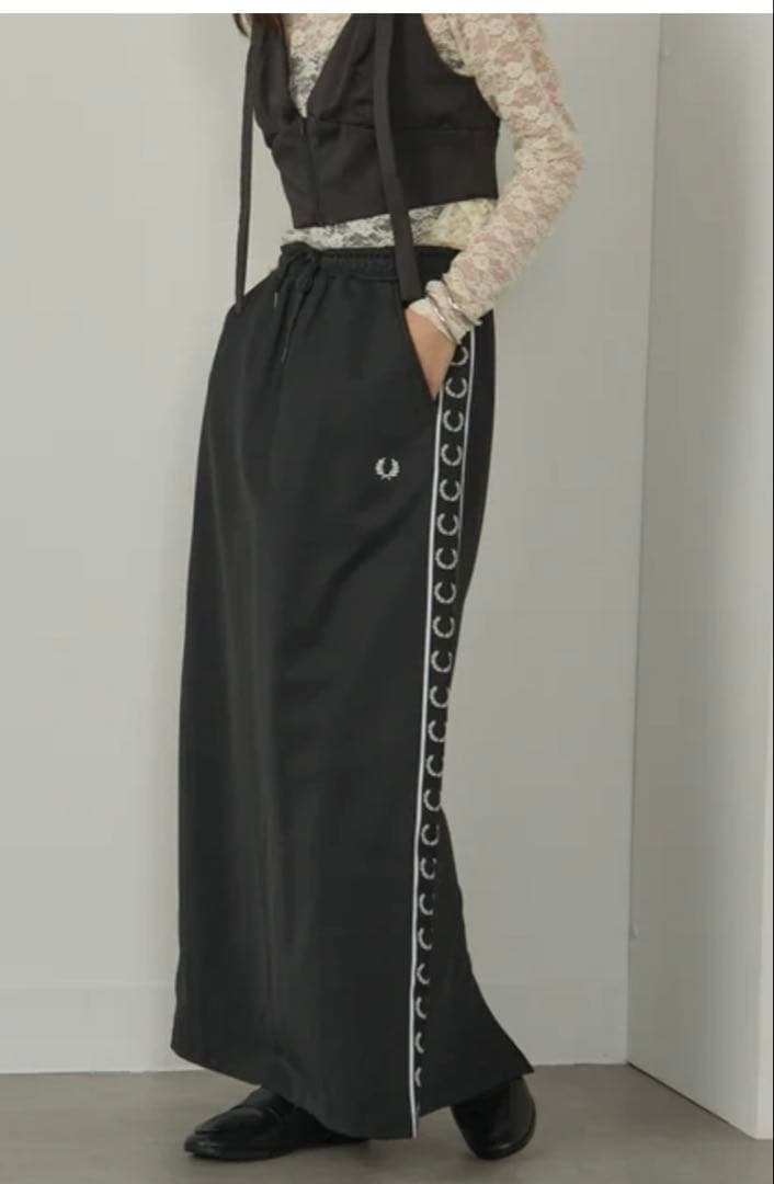 新品　フレッドペリー /Taped Track Skirtトラックスカート