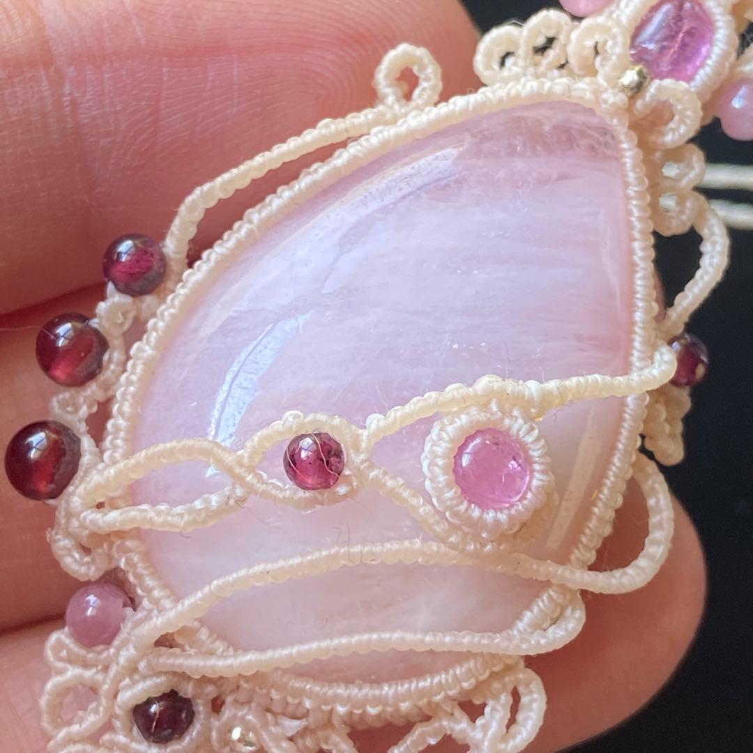 (みきの)♡大粒モルガナイト×2種類のピンクルビーのマクラメネックレス