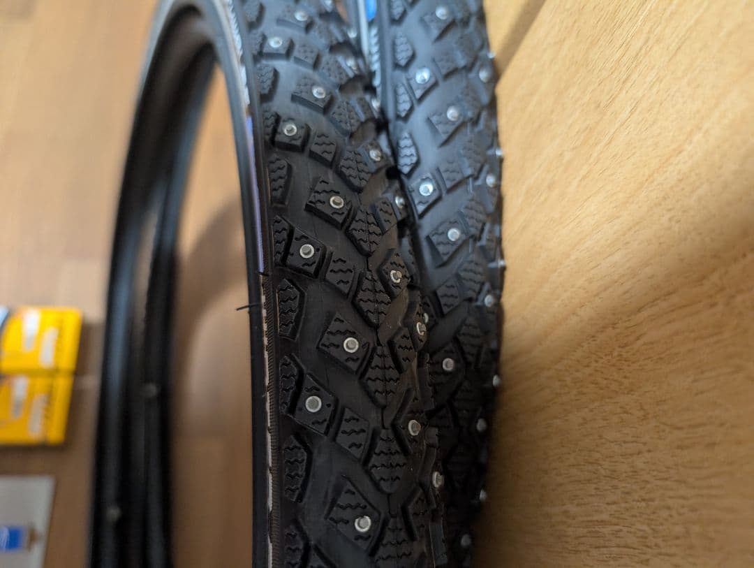 シュワルベマラソンウィンタープラス700-40C 2本 チューブ替えスパイク付