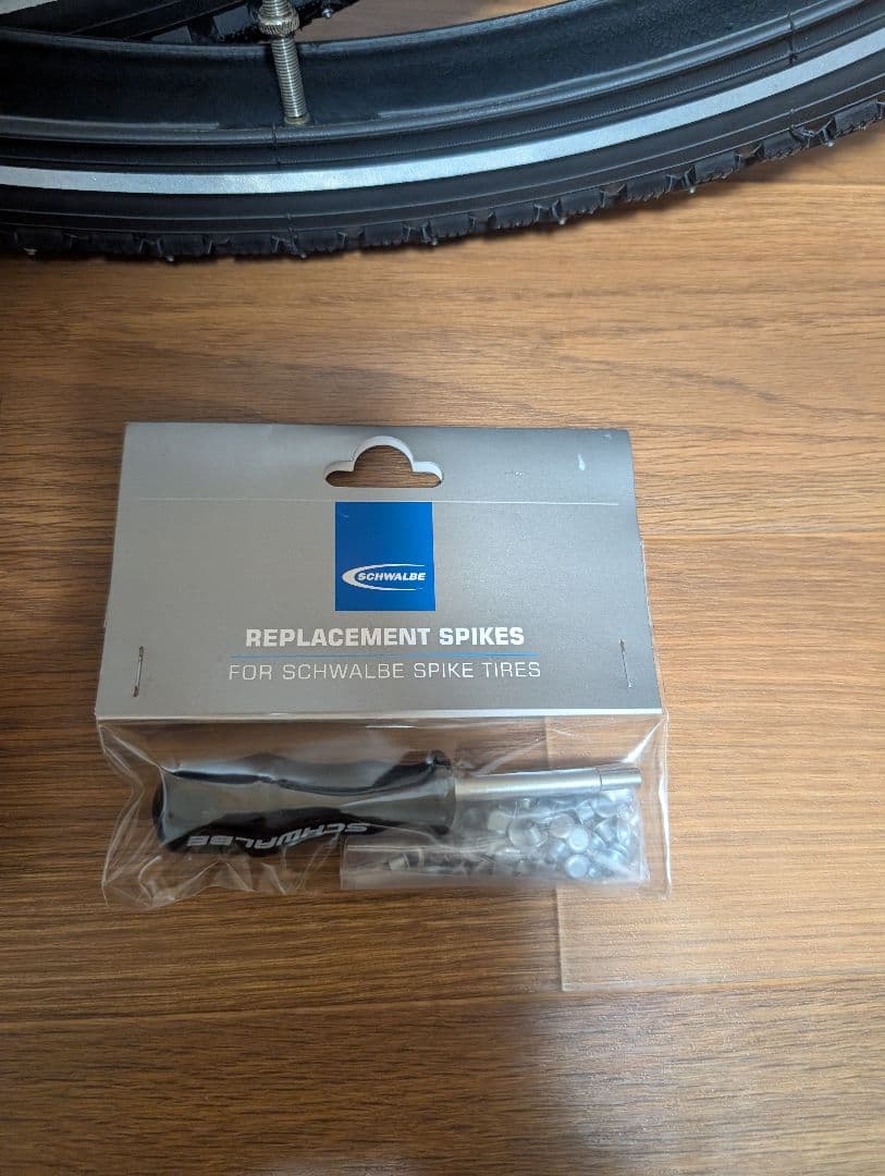 シュワルベマラソンウィンタープラス700-40C 2本 チューブ替えスパイク付