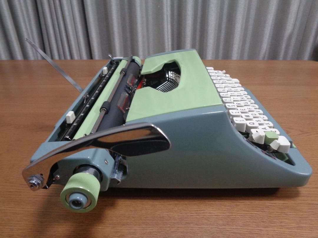 完動品　BROTHER DE LUXE 233　ブラザータイプライター　カスタム