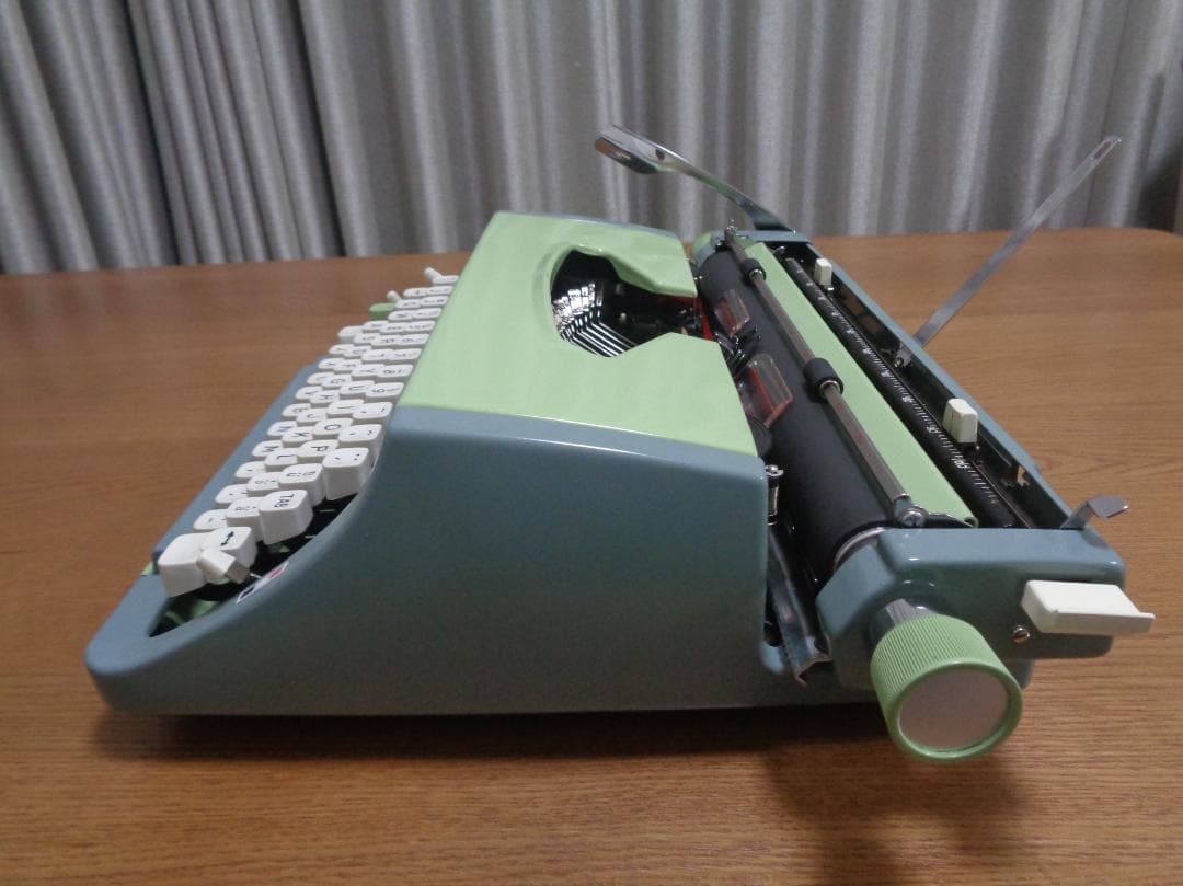 完動品　BROTHER DE LUXE 233　ブラザータイプライター　カスタム