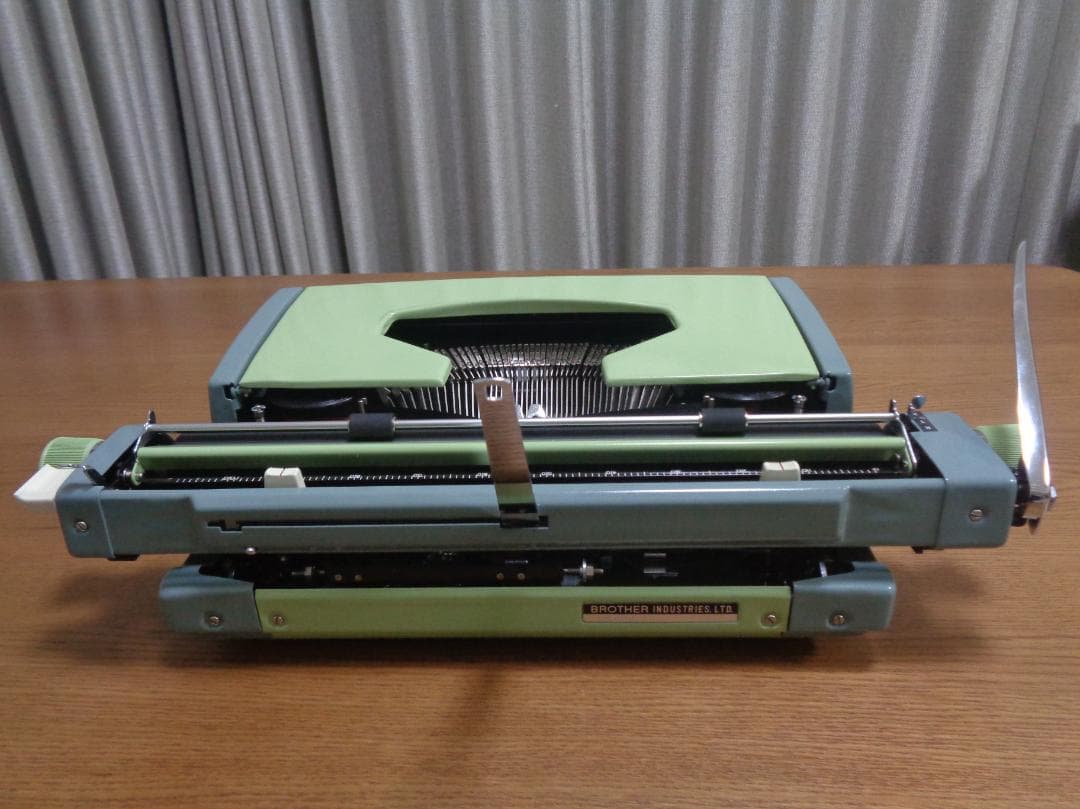 完動品　BROTHER DE LUXE 233　ブラザータイプライター　カスタム