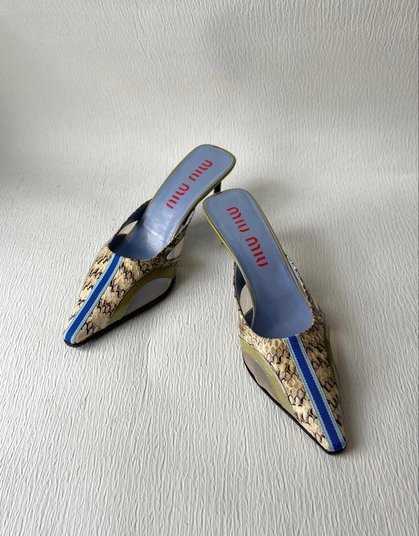 激レア 美品miu miu ポインテッドトゥ 異素材 蛇革 ミュール サンダル